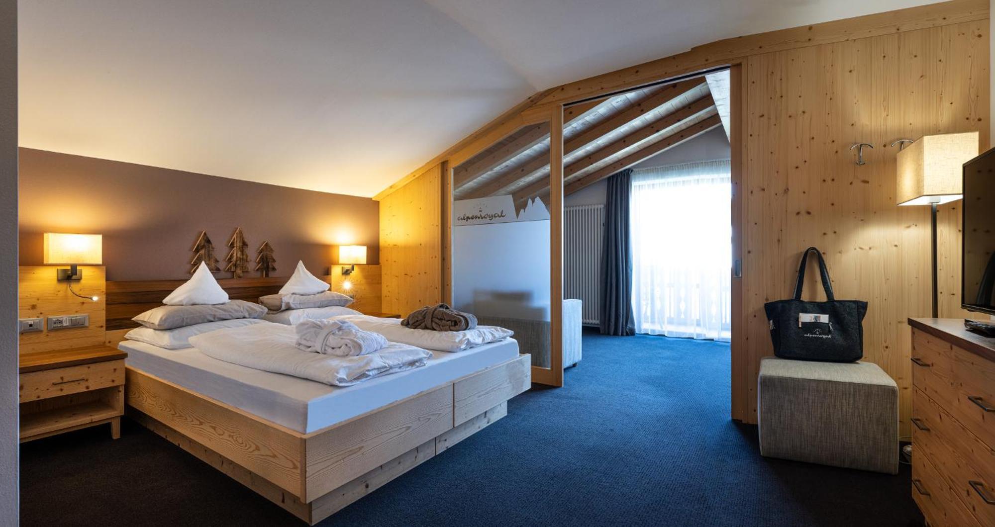 Hotel Alpenroyal كاستيلِروتّو المظهر الخارجي الصورة