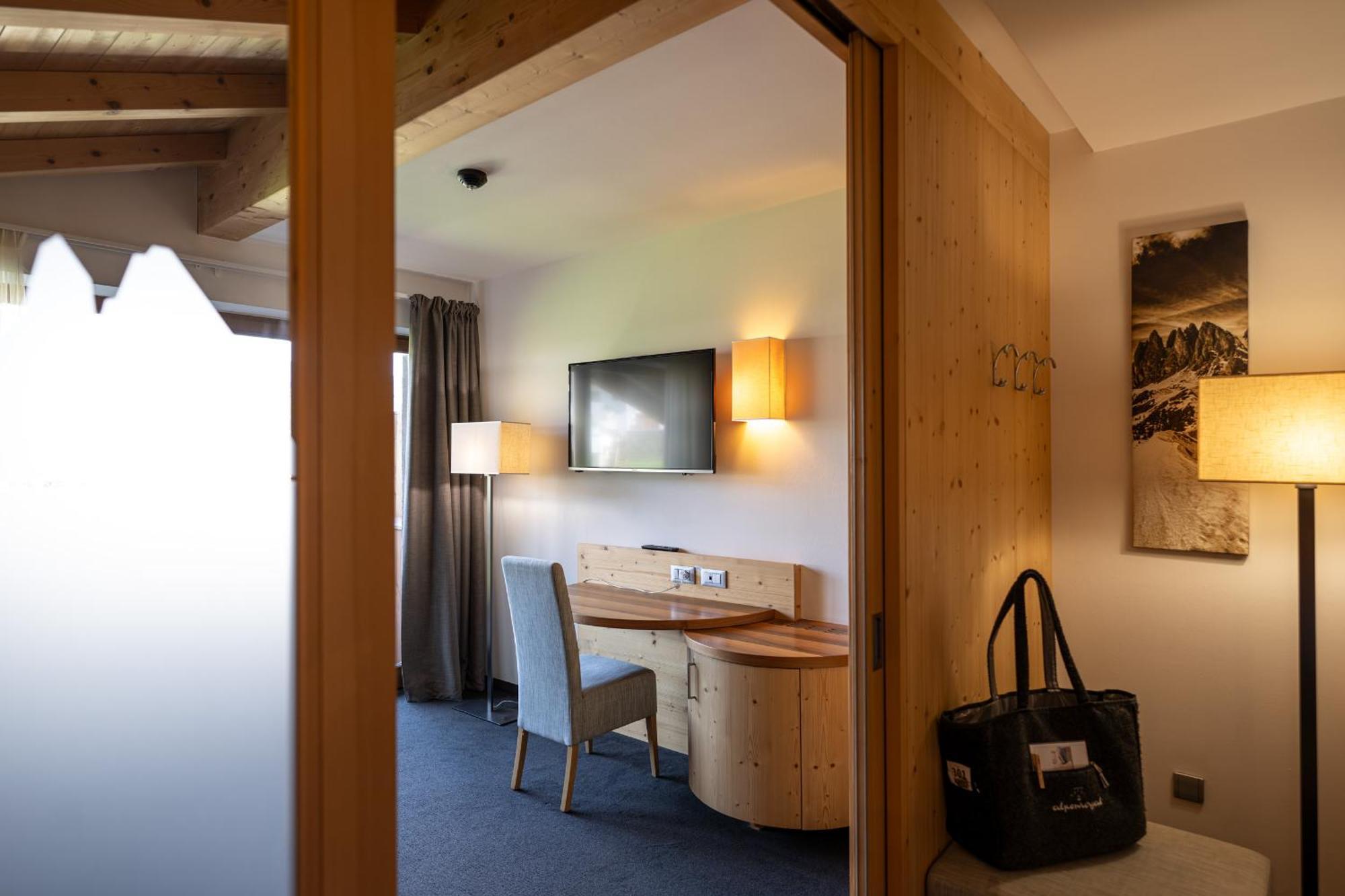 Hotel Alpenroyal كاستيلِروتّو المظهر الخارجي الصورة