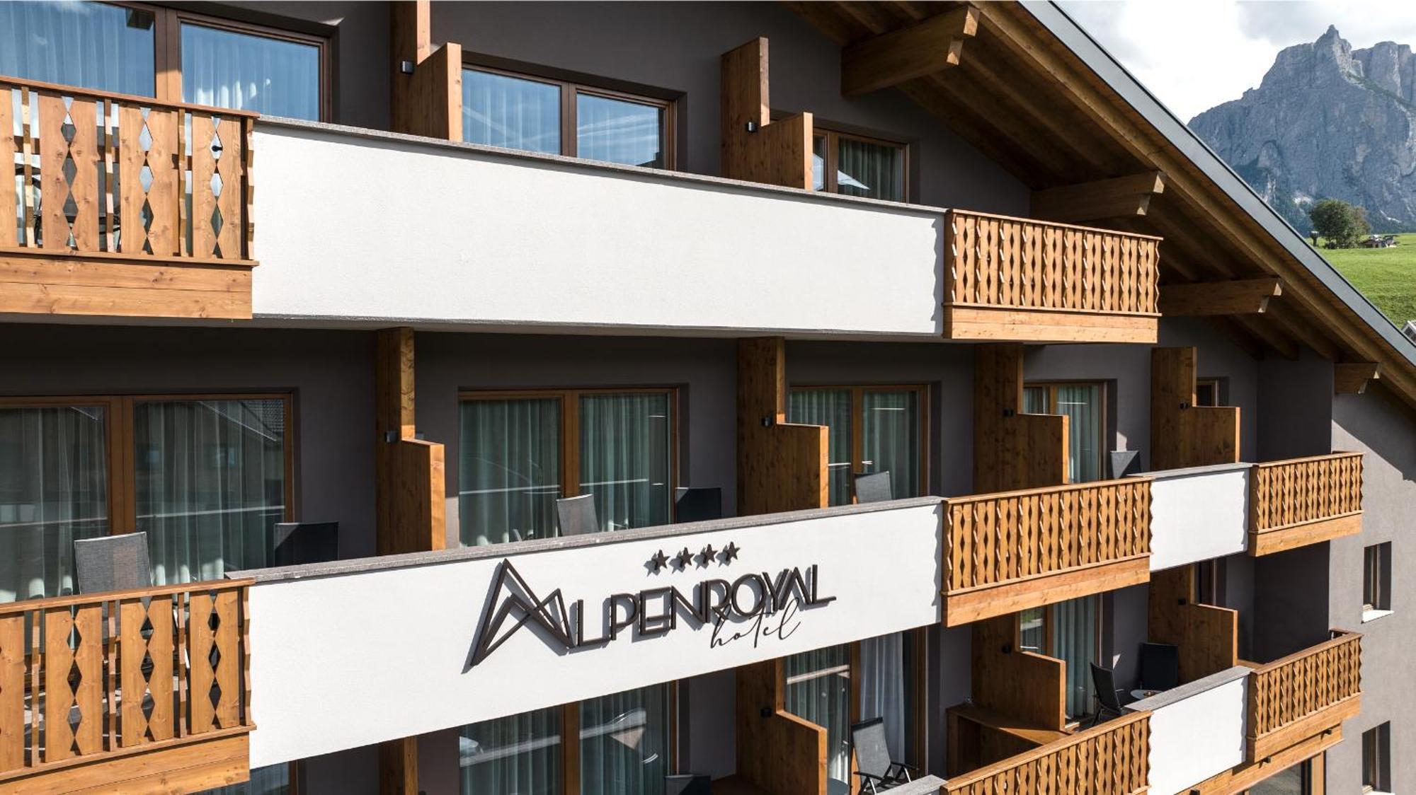 Hotel Alpenroyal كاستيلِروتّو المظهر الخارجي الصورة